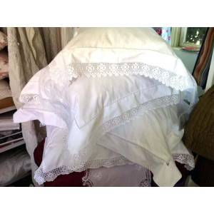 Lace pillowcases