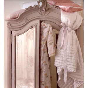 Vintage Lace Bedlinen and tablecloths