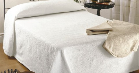 Paisley White bedspread
