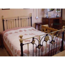 Pink applique bedspread - ex-display