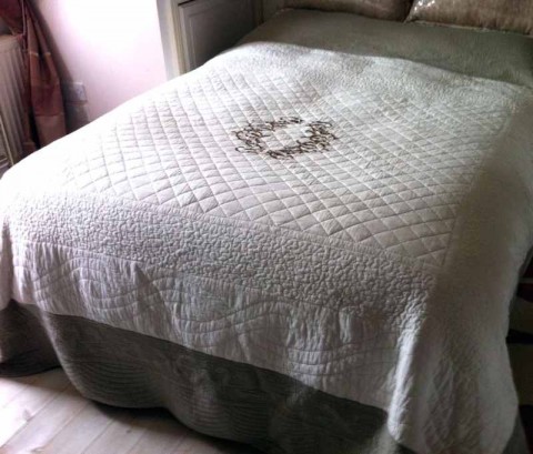 Marseilles  ivory quilted bedspread